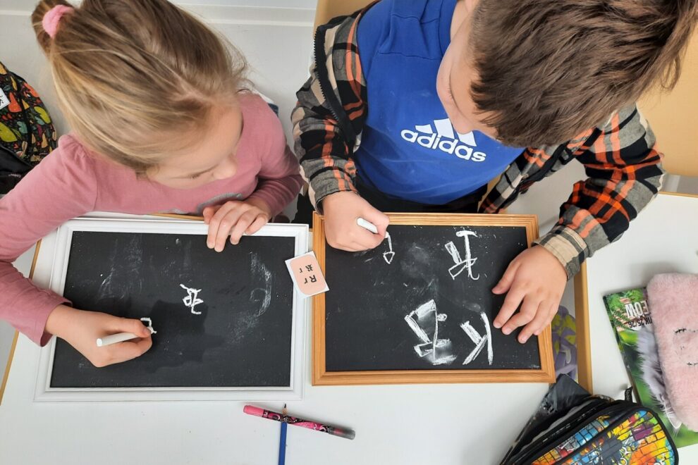 Lihula koolimaja 1. klass alustas Lugemisisu programmiga. Foto: Kaire Pärnpuu