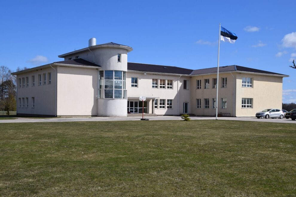 Varbla koolimaja